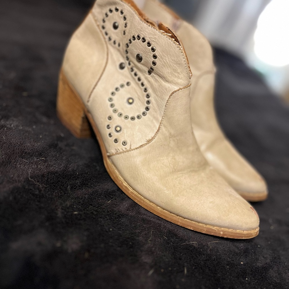 Cream Ankle Boots with Perforated Design and Pointed Toe